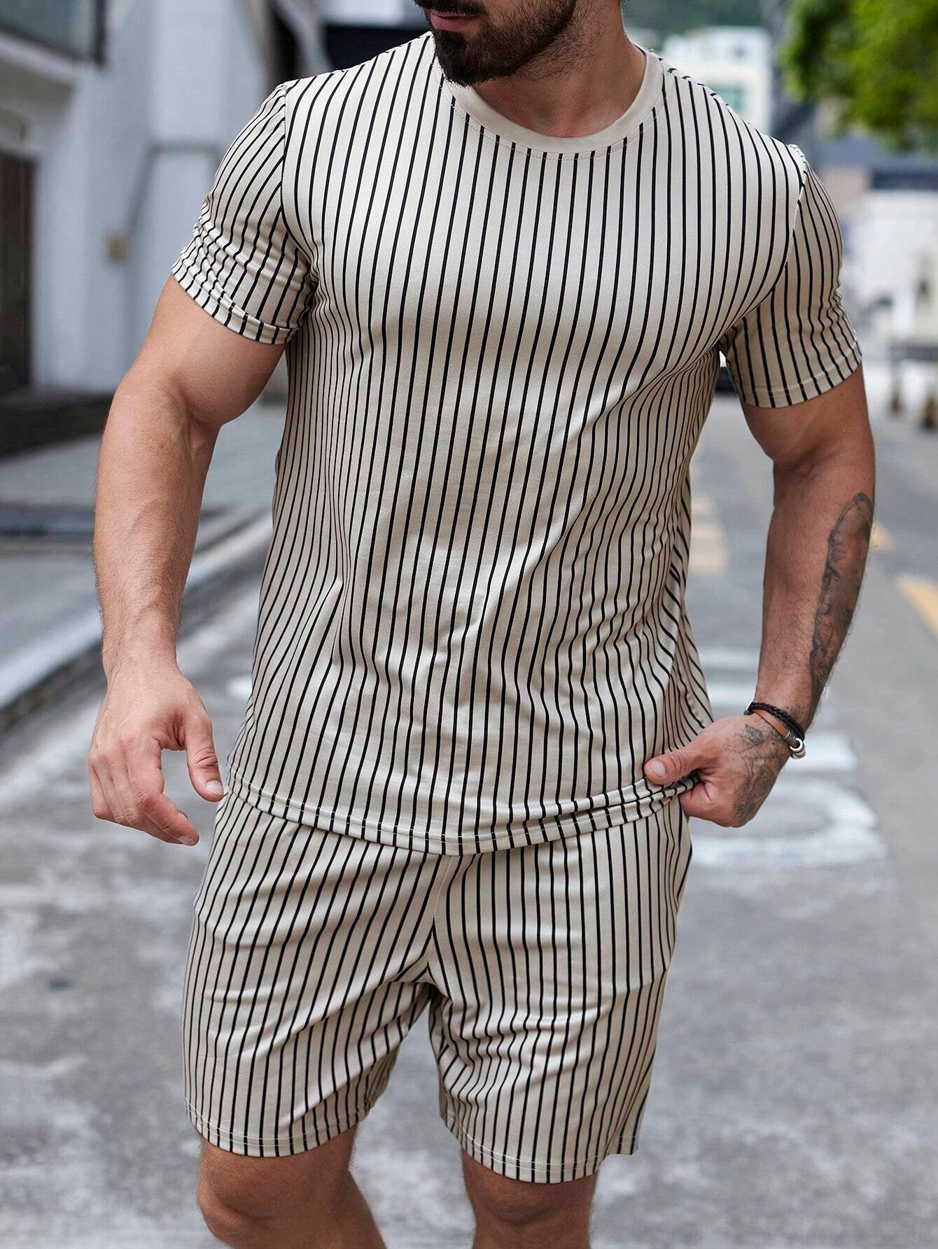 Camiseta a rayas & short a rayas